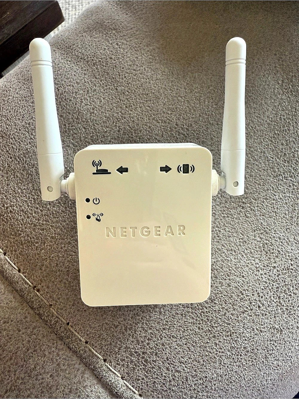 NETGEAR N300 WiFi Range Extender White
